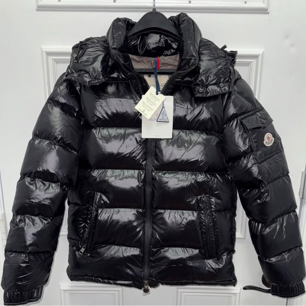 Moncler Shiny Black Puffer Jacket for Men 1:1